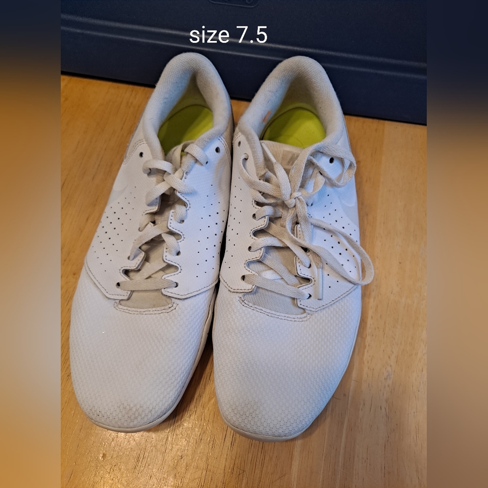 Nike sideline cheer shoe